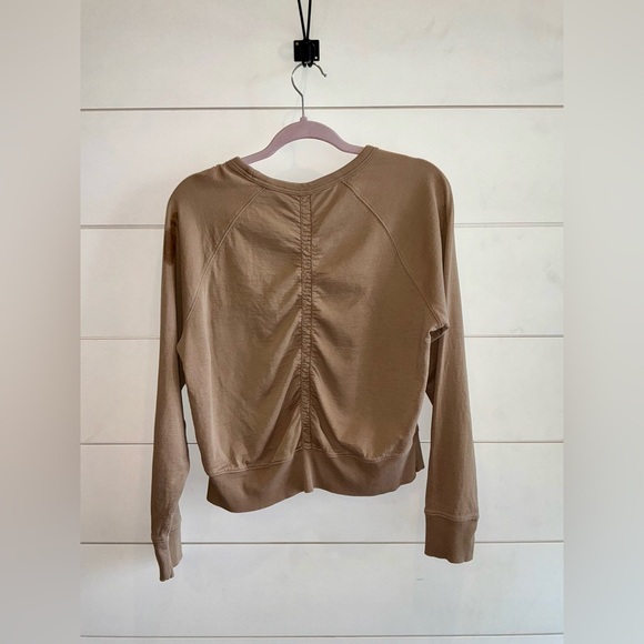 Athleta Women's sundown puckered pullover  Sweatshirt - Picture 3 of 3